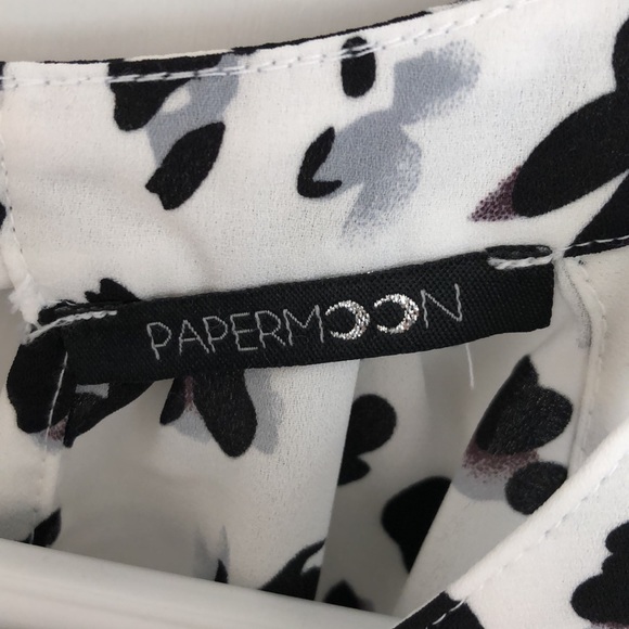 Papermoon white and black tank top with keyhole button back (M) - Picture 3 of 4